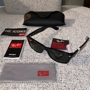 RAY-BAN RB2132 NEW WAYFARER POLARIZED